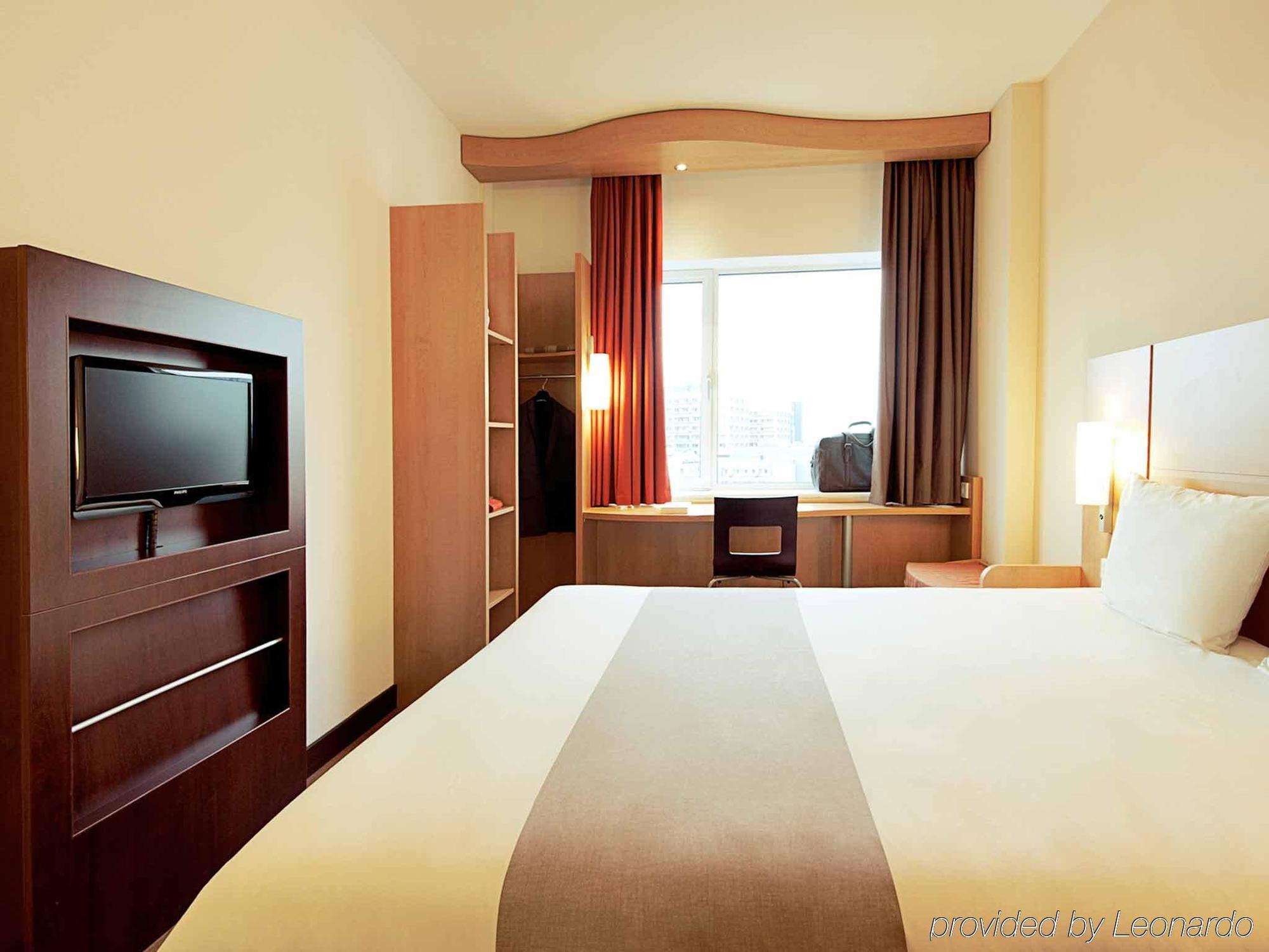 B&B Hotel Bochum Hbf-Sued Esterno foto